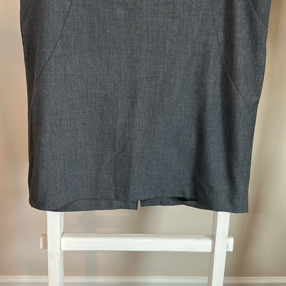 The Limited Collection Gray Pencil Skirt Size 12 in Fair Used Condition - Picture 4 of 16